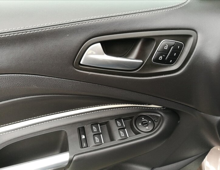 Ford Kuga SUV / Terénní 2,0 l 110 kw