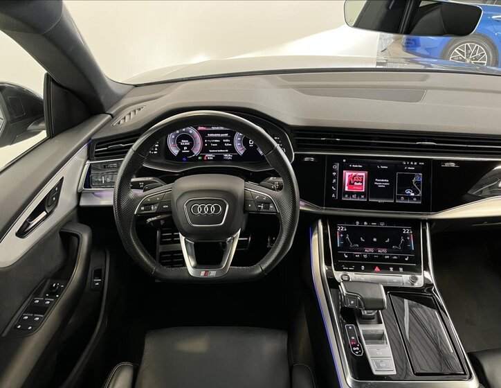 Audi Q8 5