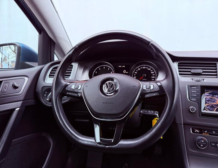Volkswagen Golf 17