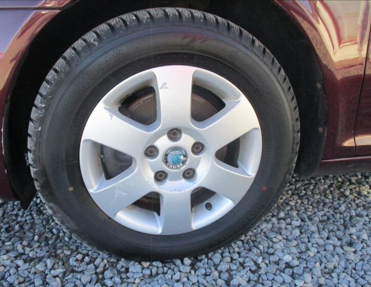 Škoda Octavia Sedan / Limuzína 2,0 l 103 kw