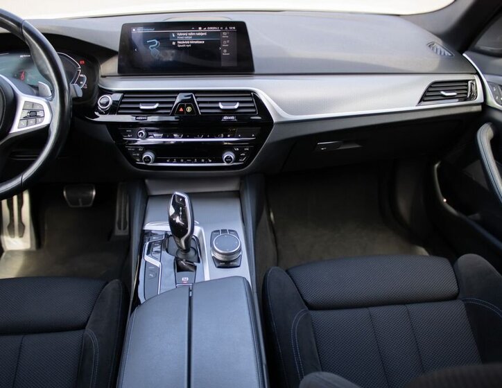 BMW Řada 5 Sedan / Limuzína 2,0 l 185 kw