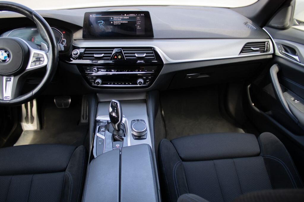 BMW Řada 5 Sedan / Limuzína 2,0 l 185 kw