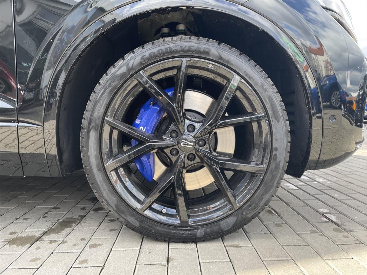 Volkswagen Touareg SUV / Terénní 3,0 l 250 kw