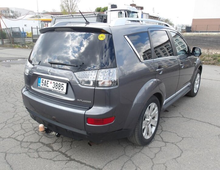 Mitsubishi Outlander SUV / Terénní 2,4 l 125 kw