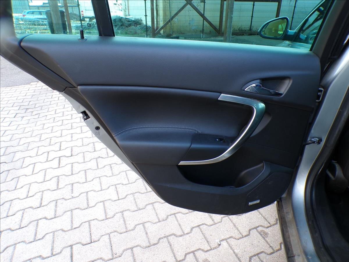 Opel Insignia Kombi 2,0 l 118 kw