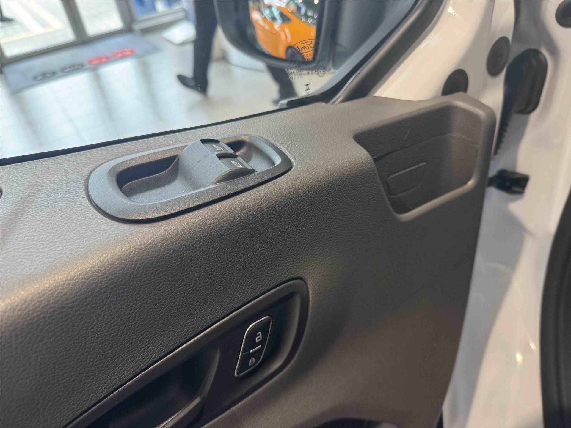 Ford Transit VAN / Minibus 2,0 l 121 kw