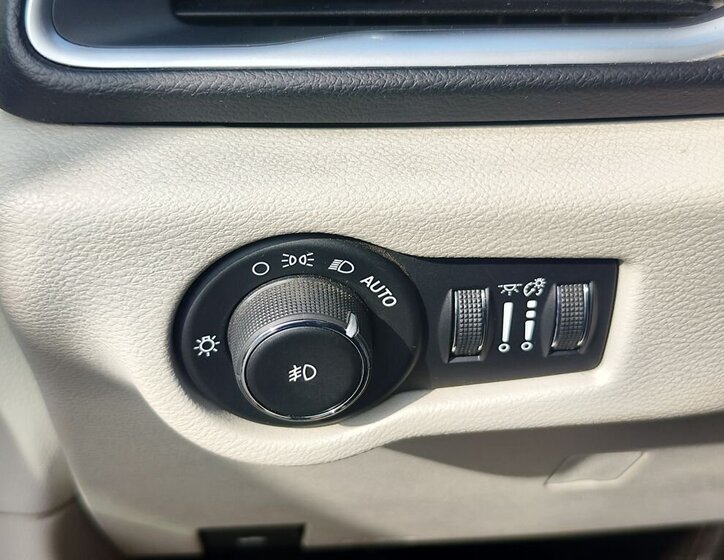 Chrysler Pacifica MPV 3,6 l 214 kw