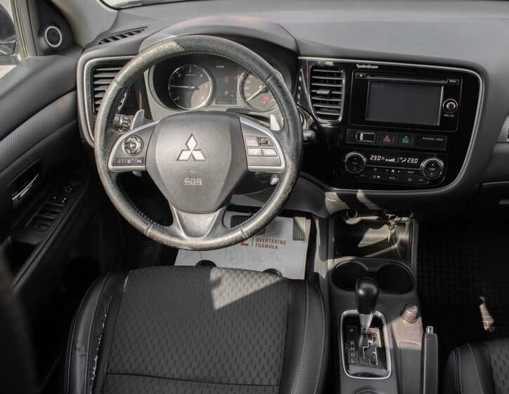 Mitsubishi Outlander SUV / Terénní 2,3 l 110 kw