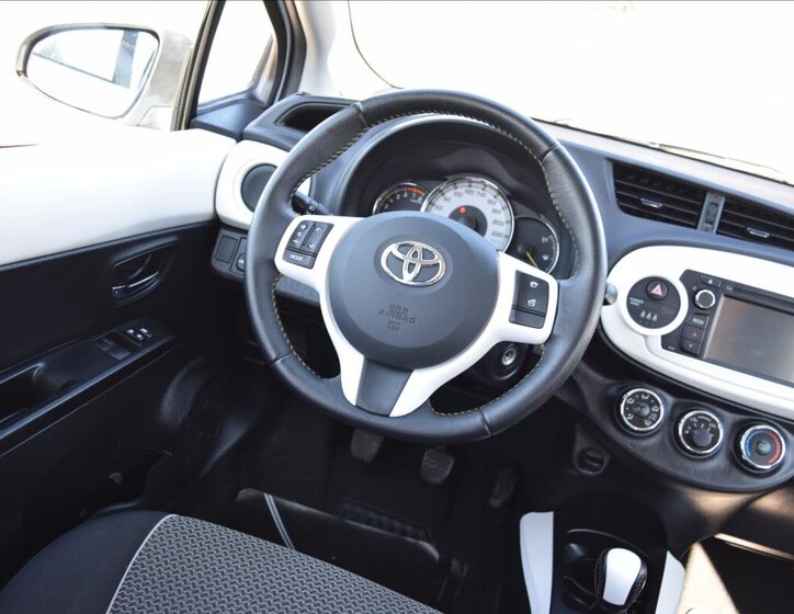 Toyota Yaris Hatchback 998,0 51 kw