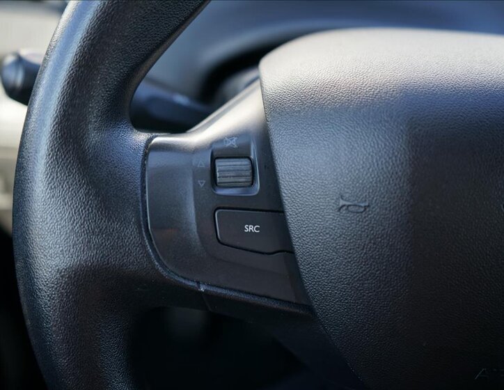 Peugeot 208 Hatchback 1,2 l 60 kw