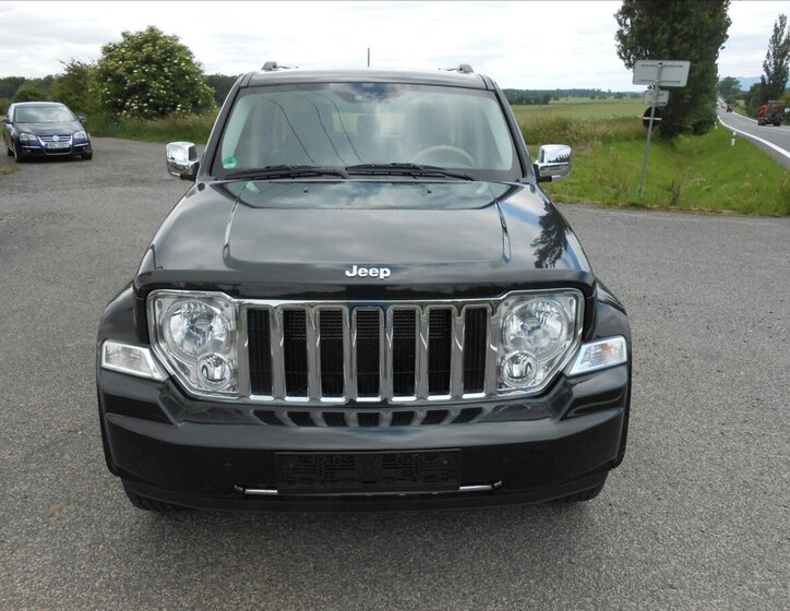 Jeep Cherokee SUV 3,7 l 151 kw
