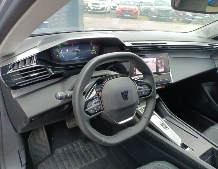 Peugeot 308 Kombi 1,2 l 96 kw