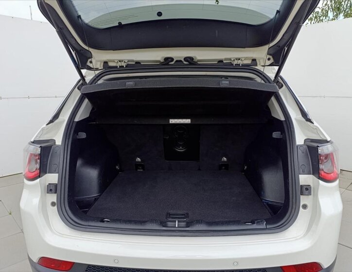 Jeep Compass SUV 2,0 l 125 kw