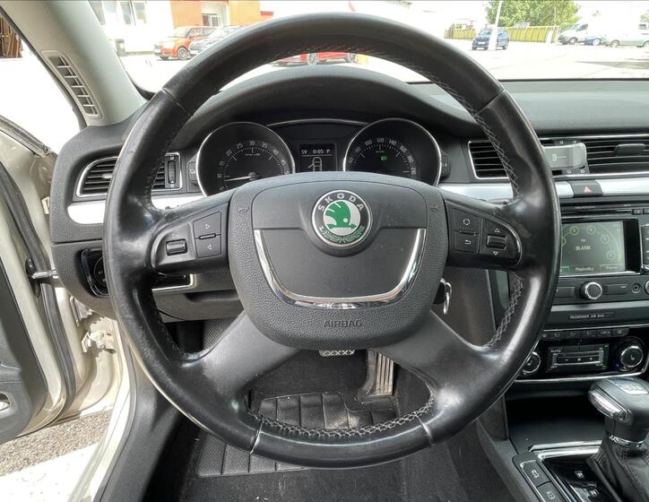 Škoda Superb 10