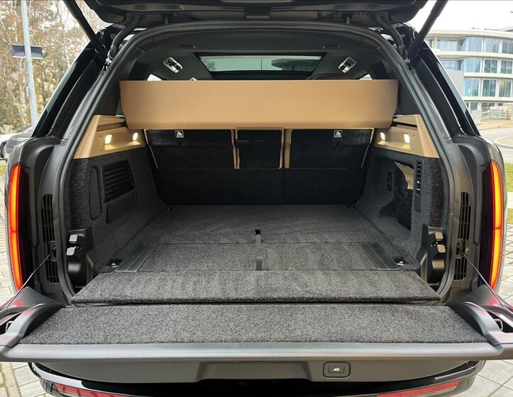 Land Rover Range Rover SUV 4,4 l 390 kw