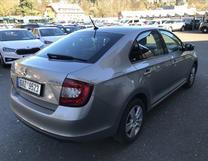 Škoda Rapid Sedan / Limuzína 999,0 70 kw