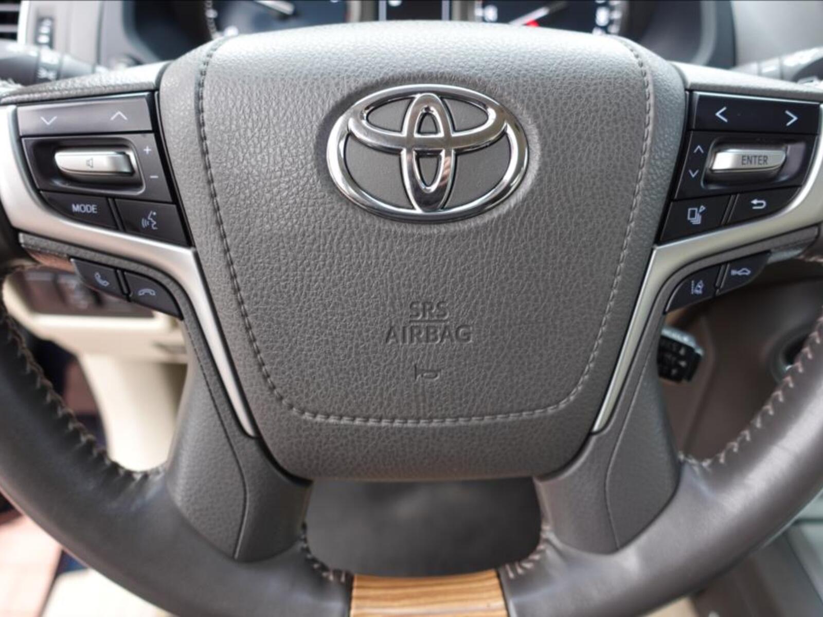 Toyota Land Cruiser 28