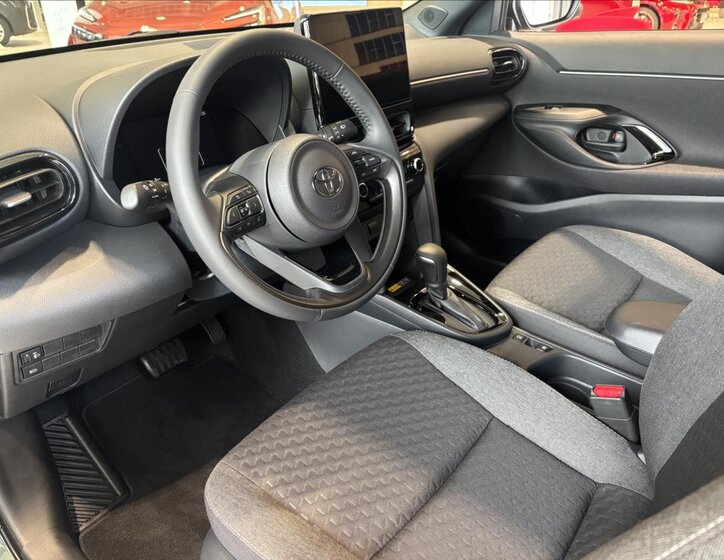 Toyota Yaris Cross SUV 1,5 l 96 kw