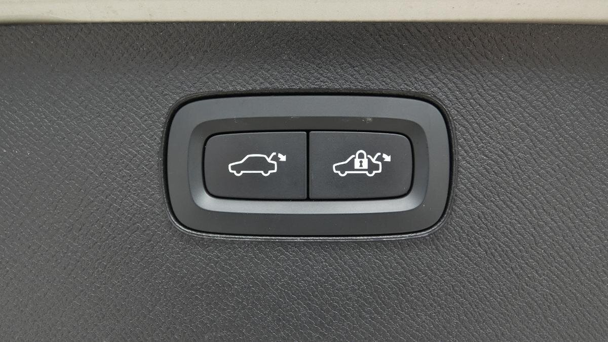 Volvo XC90 SUV / Terénní 2,0 l 220 kw