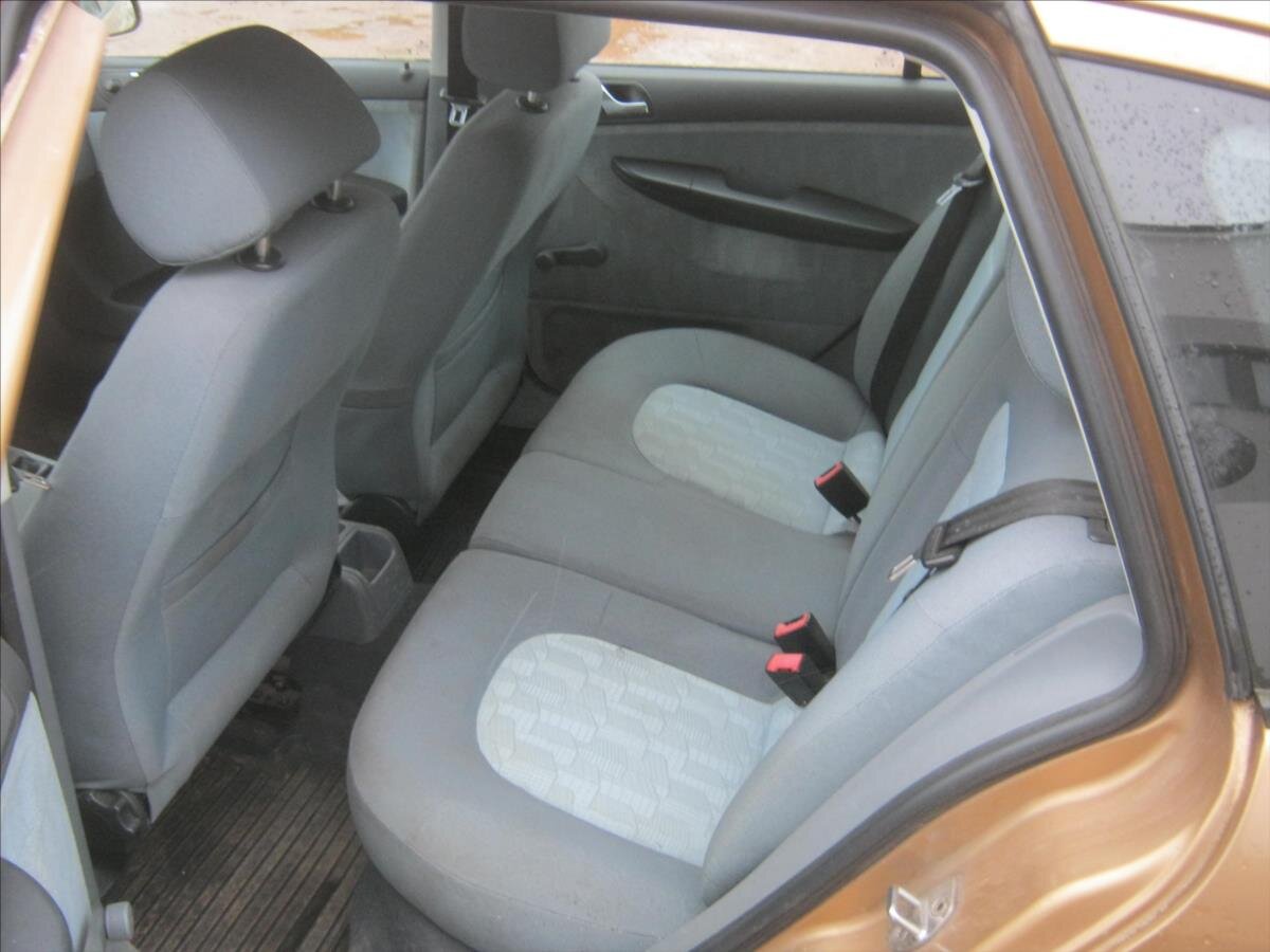 Škoda Fabia Kombi 1,4 l 50 kw