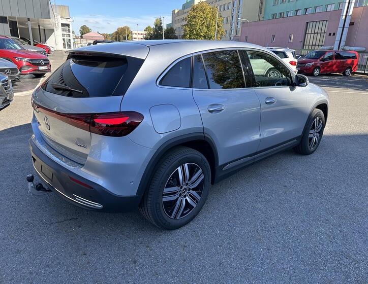 Mercedes-Benz EQA 19