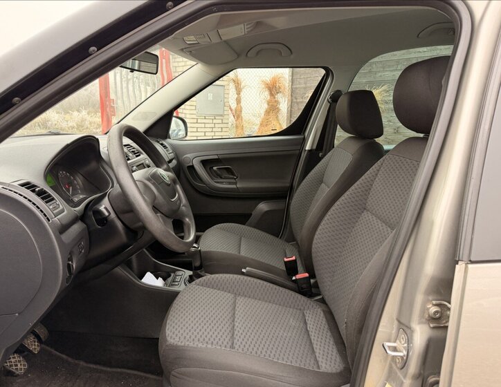 Škoda Roomster 9