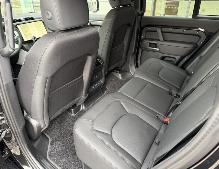 Land Rover Defender SUV / Terénní 3,0 l 147 kw