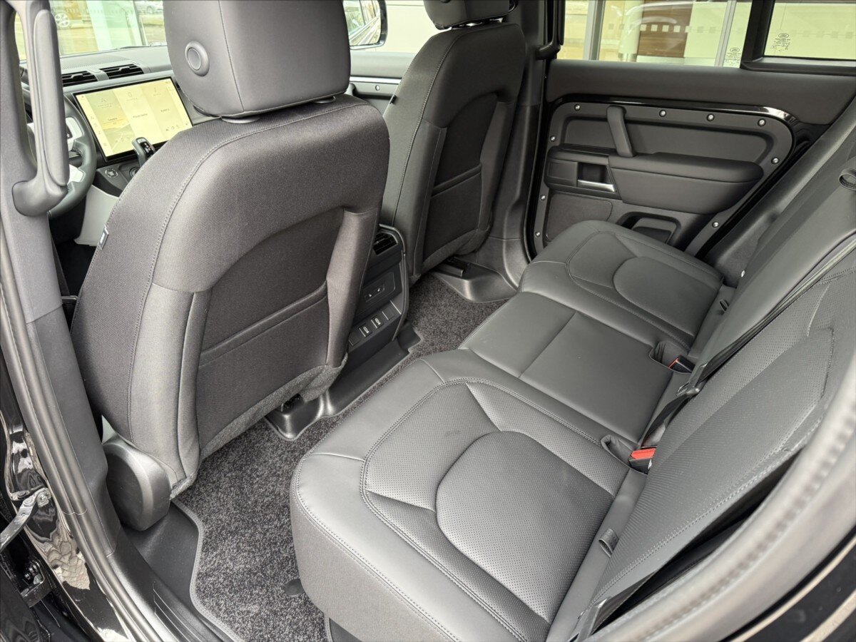 Land Rover Defender SUV / Terénní 3,0 l 147 kw