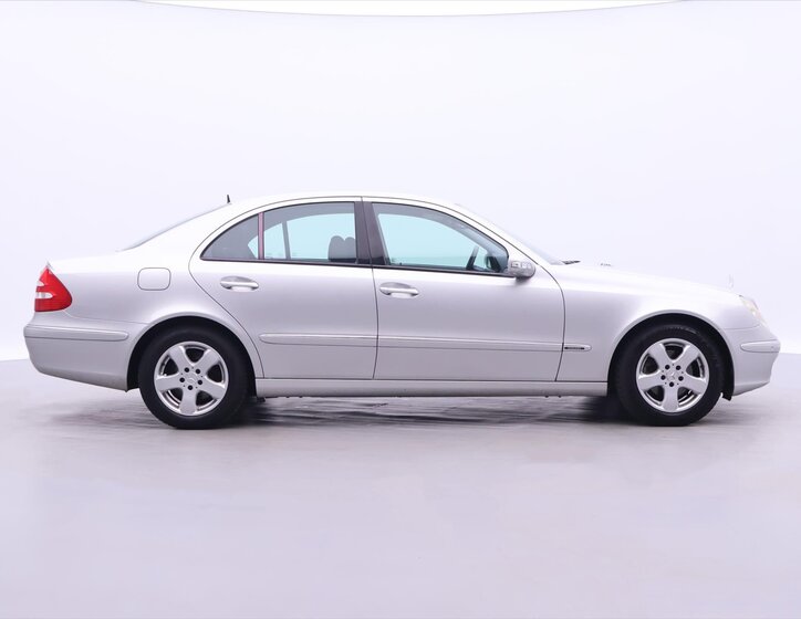 Mercedes-Benz Třídy E 8