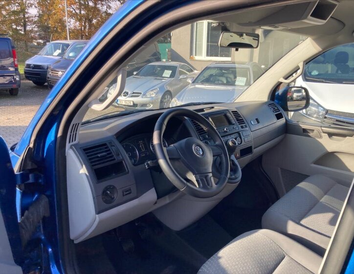 Volkswagen Caravelle 3