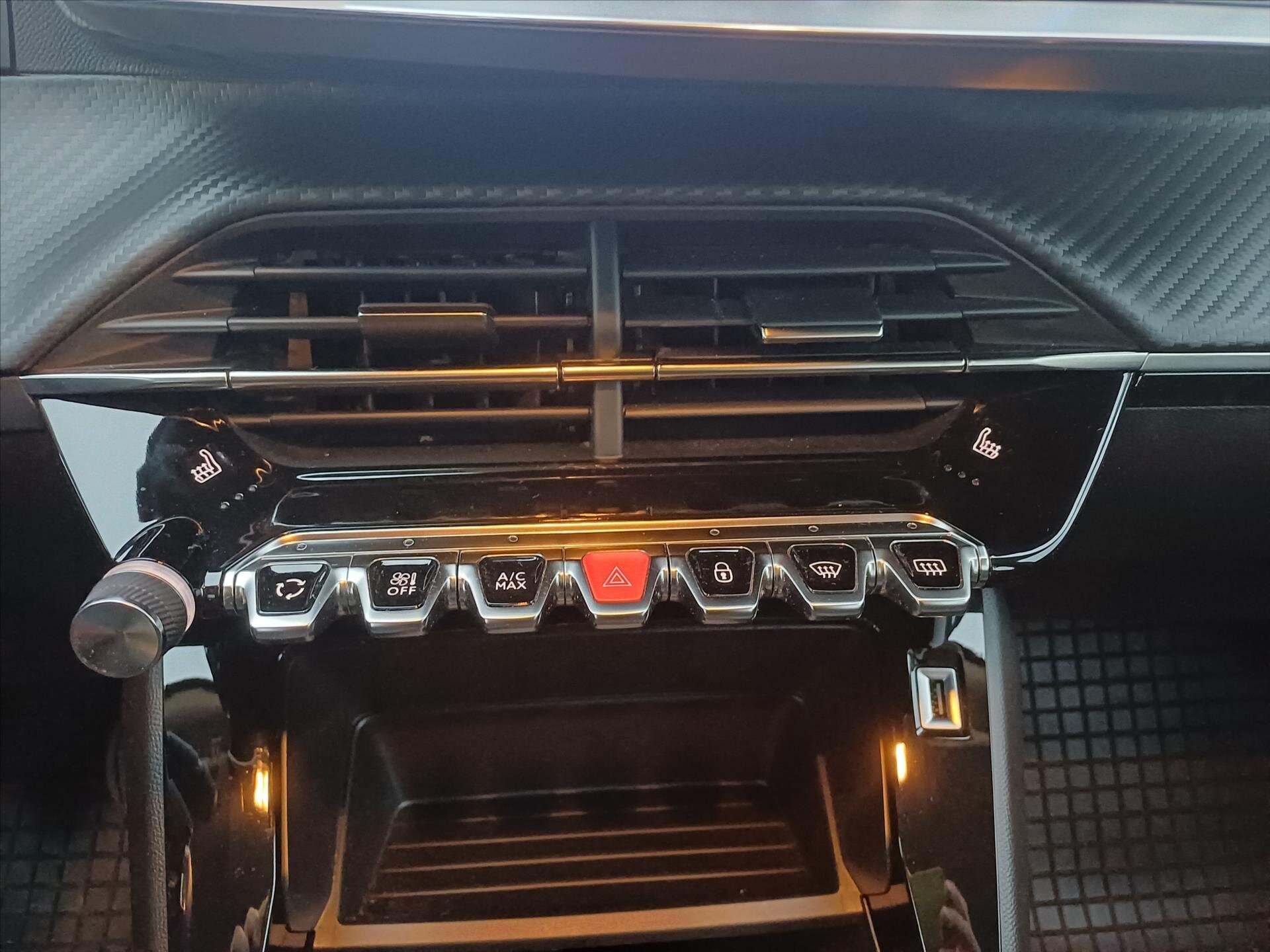 Peugeot 2008 Hatchback 1,5 l 81 kw