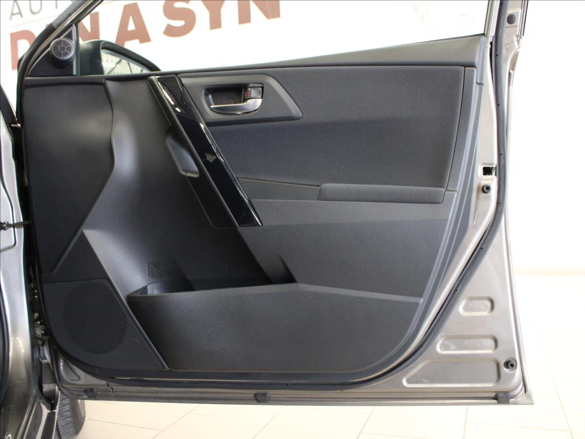 Toyota Auris Hatchback 1,2 l 85 kw