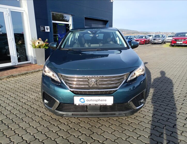 Peugeot 5008 SUV 1,2 l 96 kw