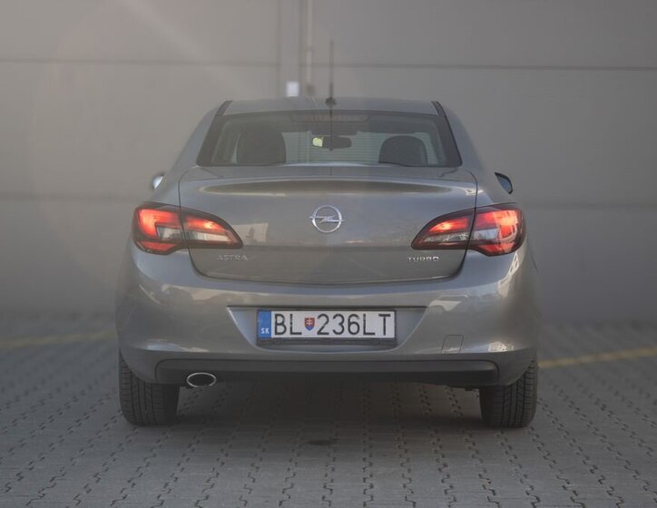 Opel Astra Sedan / Limuzína 1,4 l 103 kw