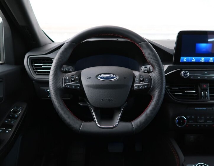 Ford Kuga SUV / Terénní 2,0 l 88 kw