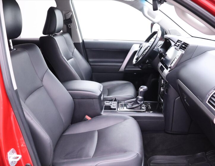 Toyota Land Cruiser SUV / Terénní 2,8 l 150 kw