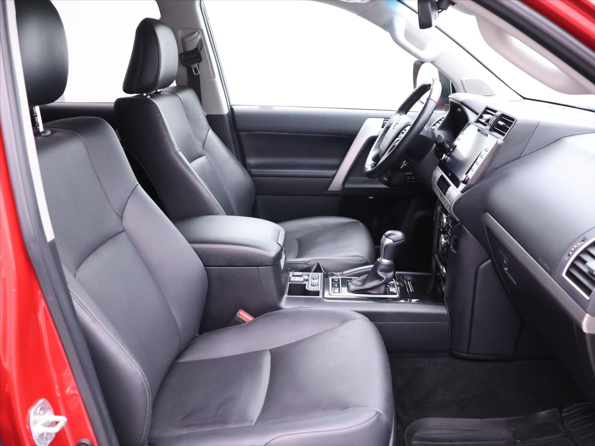 Toyota Land Cruiser SUV / Terénní 2,8 l 150 kw