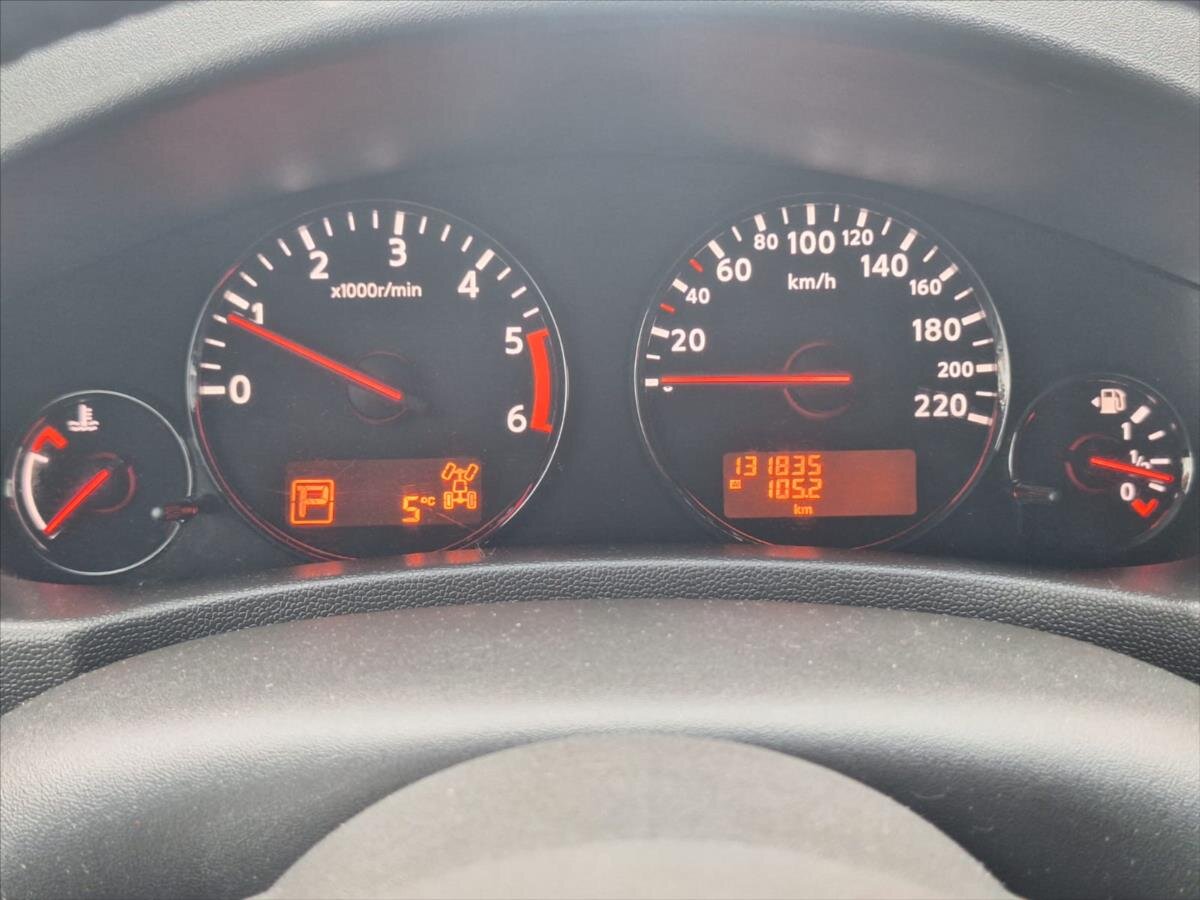 Nissan Navara Pick-up 3,0 l 170 kw