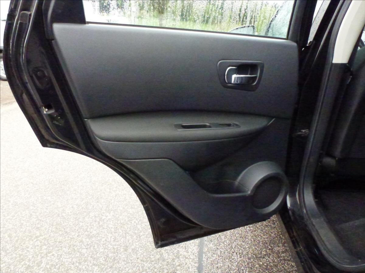 Nissan Qashqai SUV / Terénní 2,0 l 104 kw