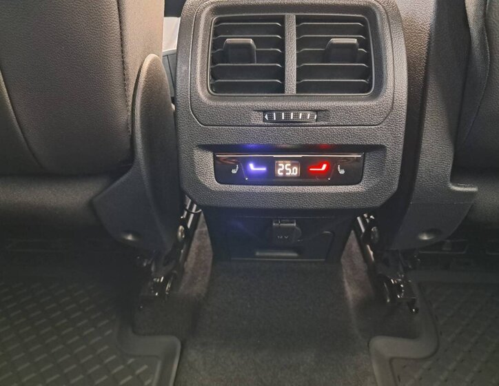 Volkswagen Touran 24