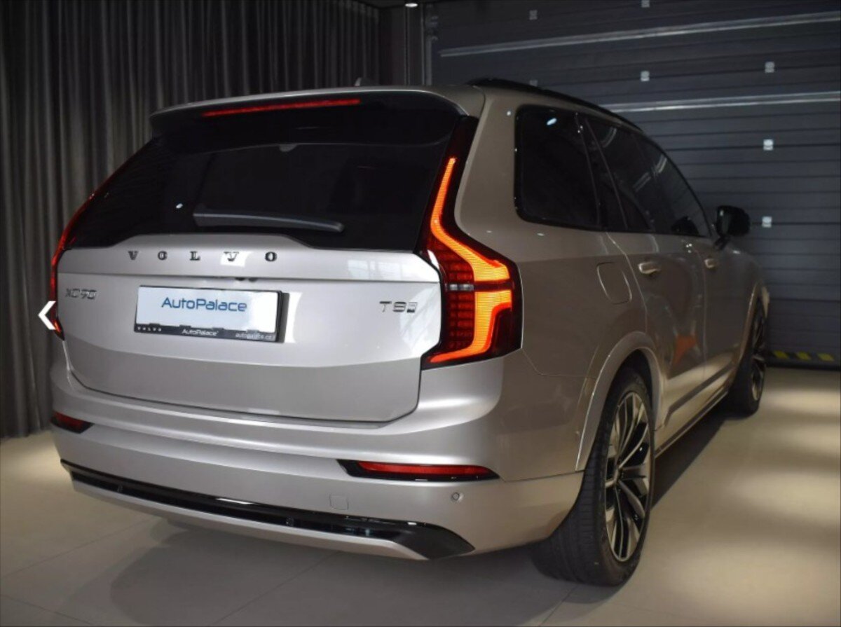 Volvo XC90 SUV / Terénní 2,0 l 335 kw