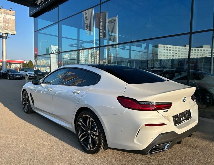BMW Řada 8 Sedan / Limuzína 3,0 l 245 kw