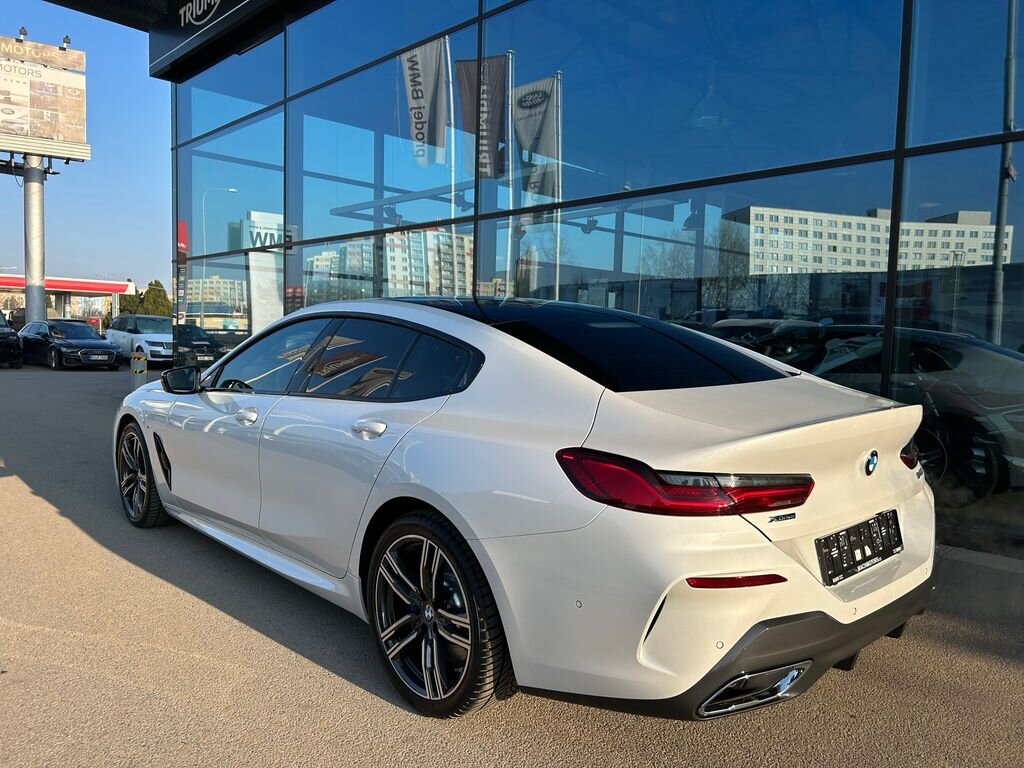 BMW Řada 8 Sedan / Limuzína 3,0 l 245 kw