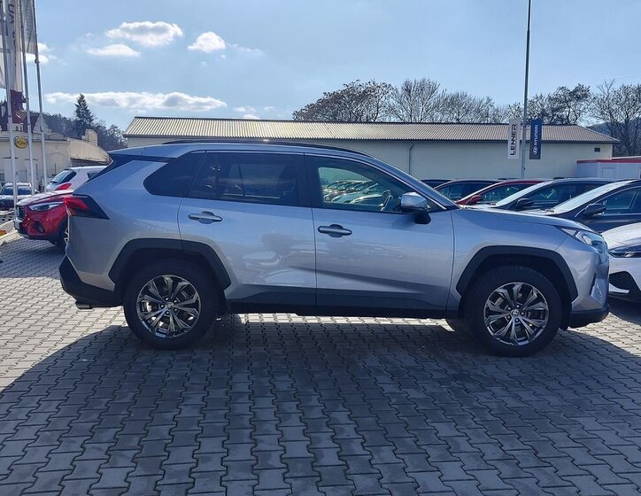 Toyota RAV4 SUV 2,5 l 163 kw