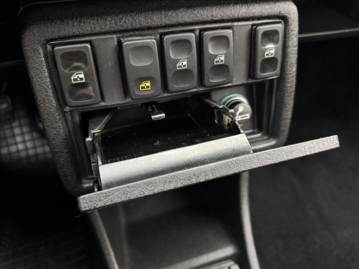 Volkswagen Golf Sedan / Limuzína 1,8 l 79 kw