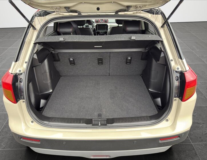 Suzuki Vitara SUV / Terénní 1,4 l 103 kw