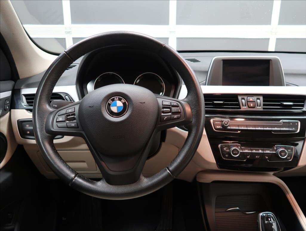 BMW X1 SUV 2,0 l 110 kw