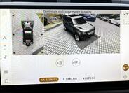 Land Rover Defender 17