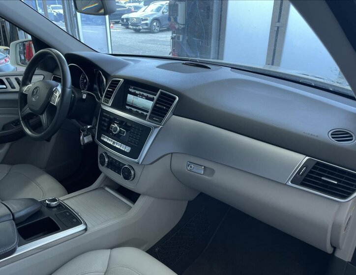 Mercedes-Benz Třídy M SUV 3,0 l 190 kw