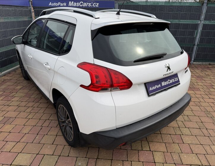 Peugeot 2008 Kombi 1,2 l 60 kw